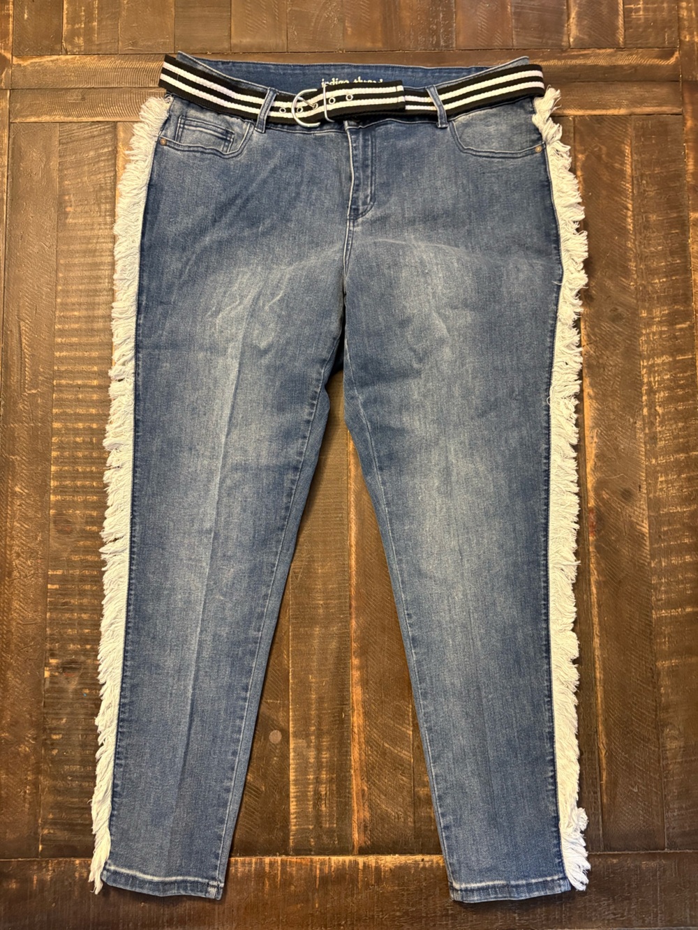 Western Style Fringe-Trim Blue Skinny Jeans Pleated Legs with Striped Belt